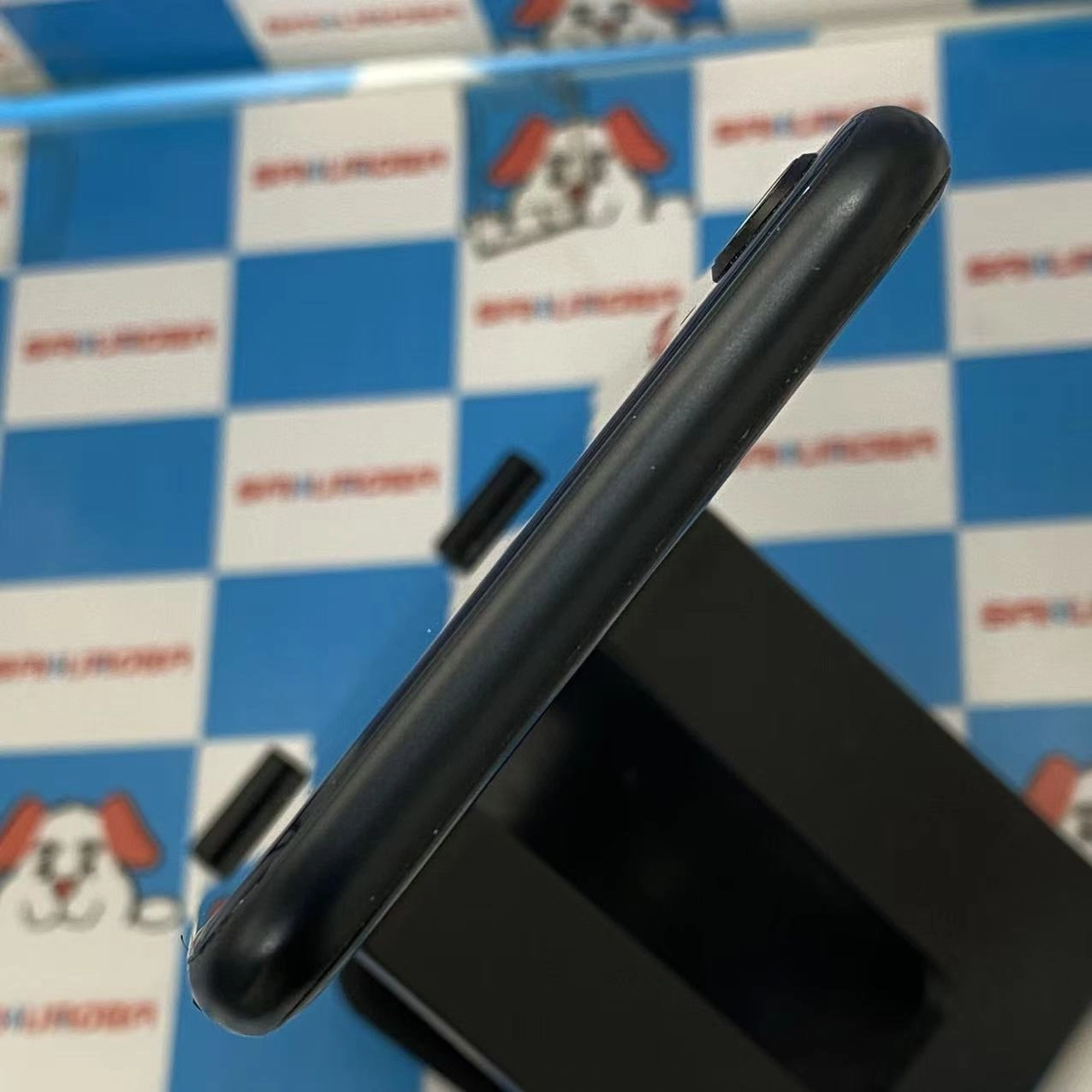 iPhoneSE 第3世代 64GB ミッドナイト MMYC3J/A docomo版SIMフリー