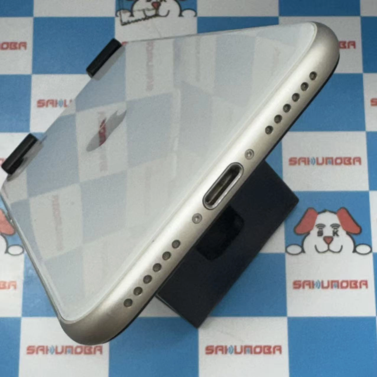 iPhoneSE 第3世代 64GB スターライト MMYD3J/A AU版SIMフリー