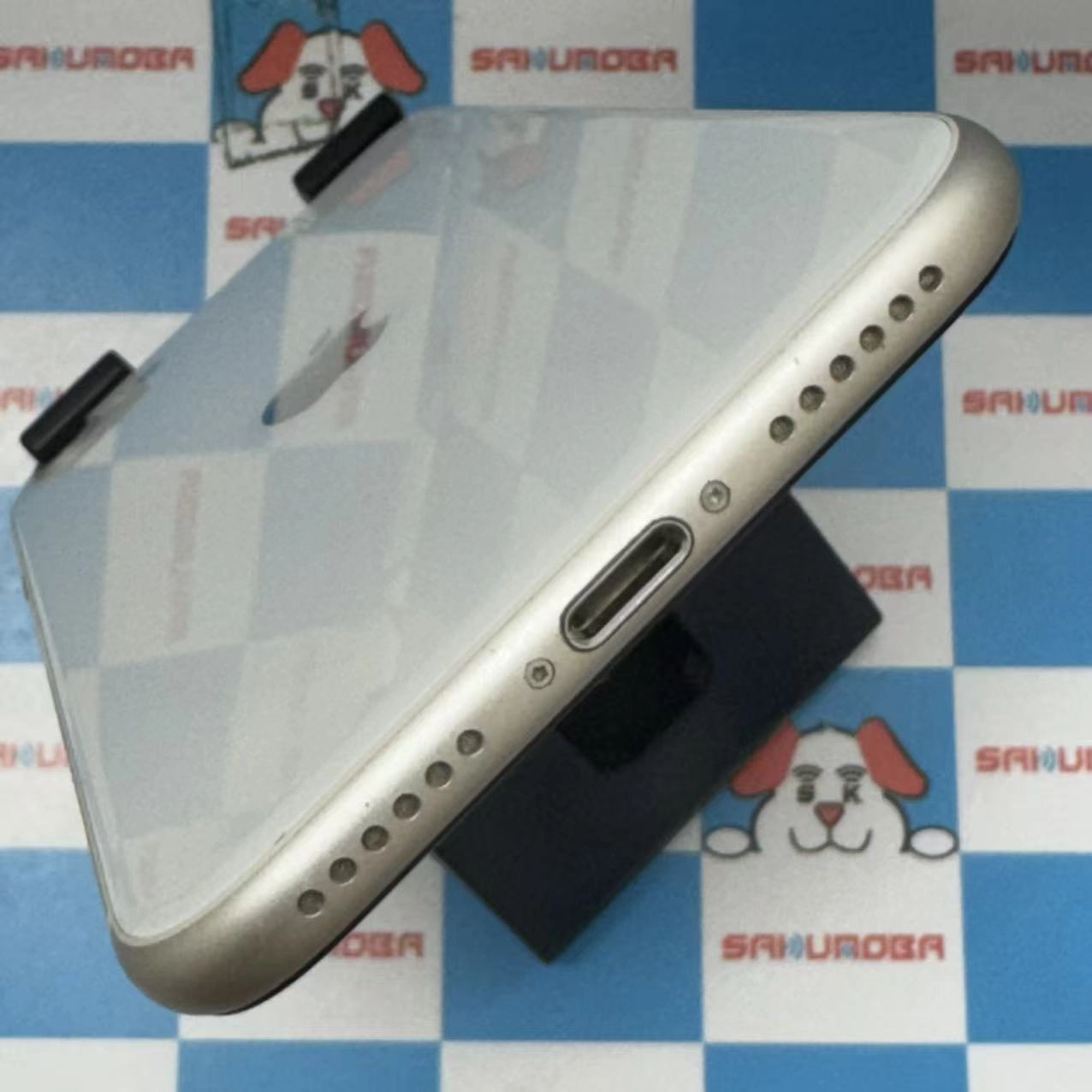 iPhoneSE 第3世代 64GB スターライト MMYD3J/A AU版SIMフリー ジャンク品