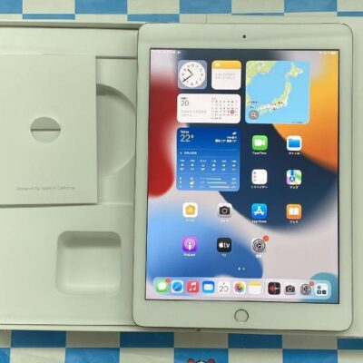 iPad 第5世代 SoftBank版SIMフリー 32GB MP1L2J/A A1822