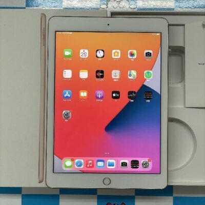 iPad 第6世代 Wi-Fiモデル 32GB MRJN2J/A A1893