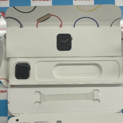 Apple Watch SE GPSモデル  MYE02J/A A2351 極美品