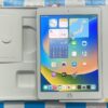 iPad 第5世代 docomo版SIMフリー 32GB MP1L2J/A A1823 美品-正面