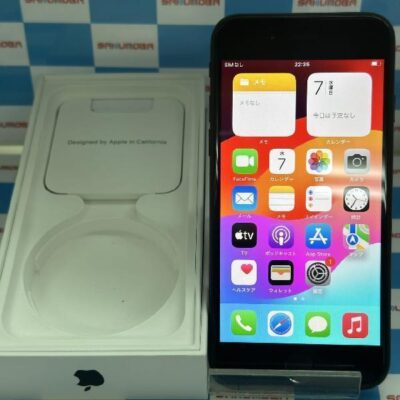 iPhoneSE 第3世代 au版SIMフリー 64GB MMYC3J/A A2782