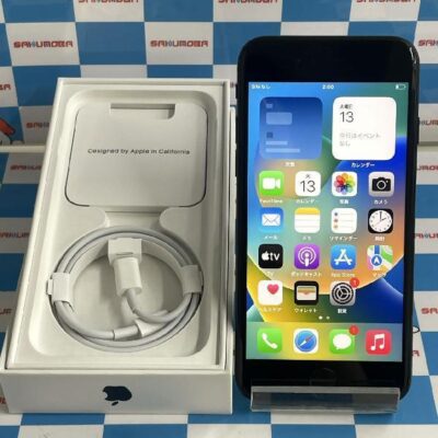 iPhoneSE 第3世代 docomo版SIMフリー 64GB MMYC3J/A A2782 新品同様