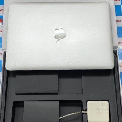 MacBook Air 13インチ Mid 2013  4GB 256GB A1466