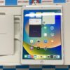 iPad 第8世代 Wi-Fiモデル 32GB MYLA2J/A A2270 極美品-正面