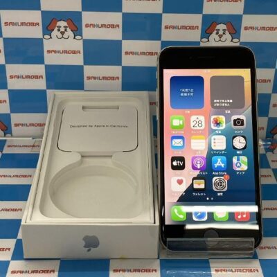 iPhoneSE 第3世代 au版SIMフリー 64GB MMYD3J/A A2782 美品