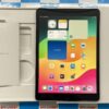 iPad 第9世代 au版SIMフリー 64GB MK493J/A A2604 極美品-正面