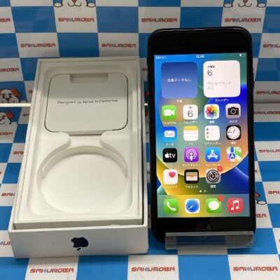 iPhoneSE 第3世代 docomo版SIMフリー 64GB MMYC3J/A A2782 極美品