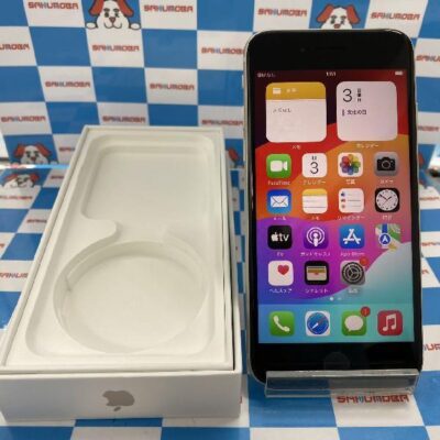 iPhoneSE 第3世代 docomo版SIMフリー 64GB MMYD3J/A A2782 新品同様品