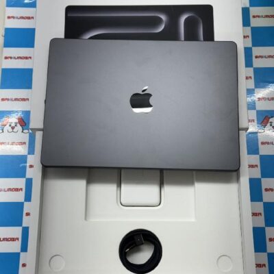 MacBook Pro 16インチ Late 2023 M3 Pro 512GB MRX33J/A A2992 新品同様