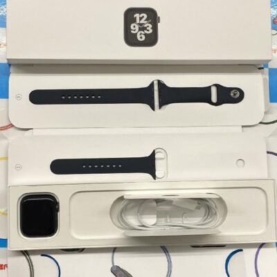 Apple Watch SE GPSモデル  MKQ63J/A A2352 美品