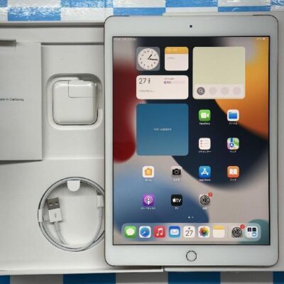 iPad 第7世代 SoftBank版SIMフリー 32GB MW6D2J/A A2198 新品同様