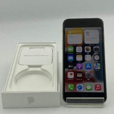 iPhoneSE 第3世代 Apple版SIMフリー 64GB MMYD3J/A A2782 極美品