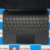 iPad Air（第4/第5/第6世代）・Pro 11インチ（第1/第2/第3/第4世代）用 Apple Magic Keyboard MXQT2J/A A2261 極美品-上部