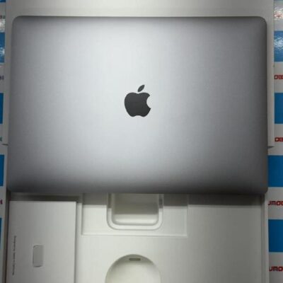 MacBook Air Retina 13インチ 2018 128GB MRE82J/A A1932 美品