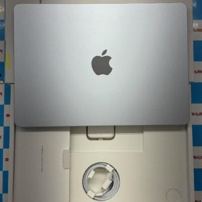 MacBook Air 13インチ Early2025 512GB MC6U4J/A A3240 開封未使用