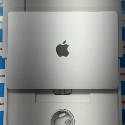 MacBook Air 13インチ M3 2024 512GB MXCT3J/A A3113 新品同様