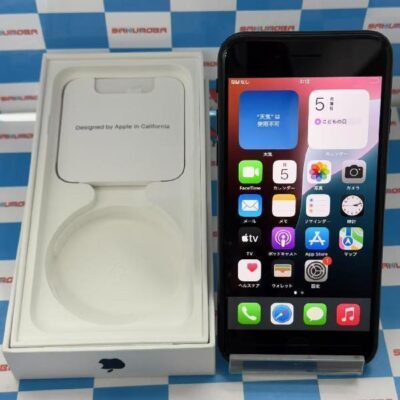 iPhoneSE 第3世代 au版SIMフリー 64GB MMYC3J/A A2782 極美品